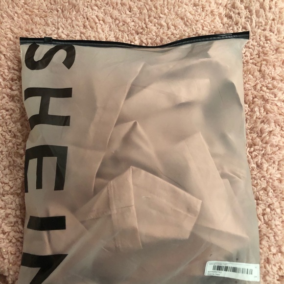 Pink Blazer & Short set - Picture 6 of 6